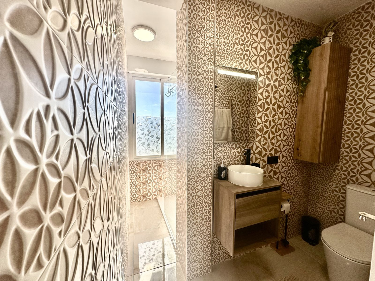 73583ce0b2ae0645da1034d58b9703bb - 33