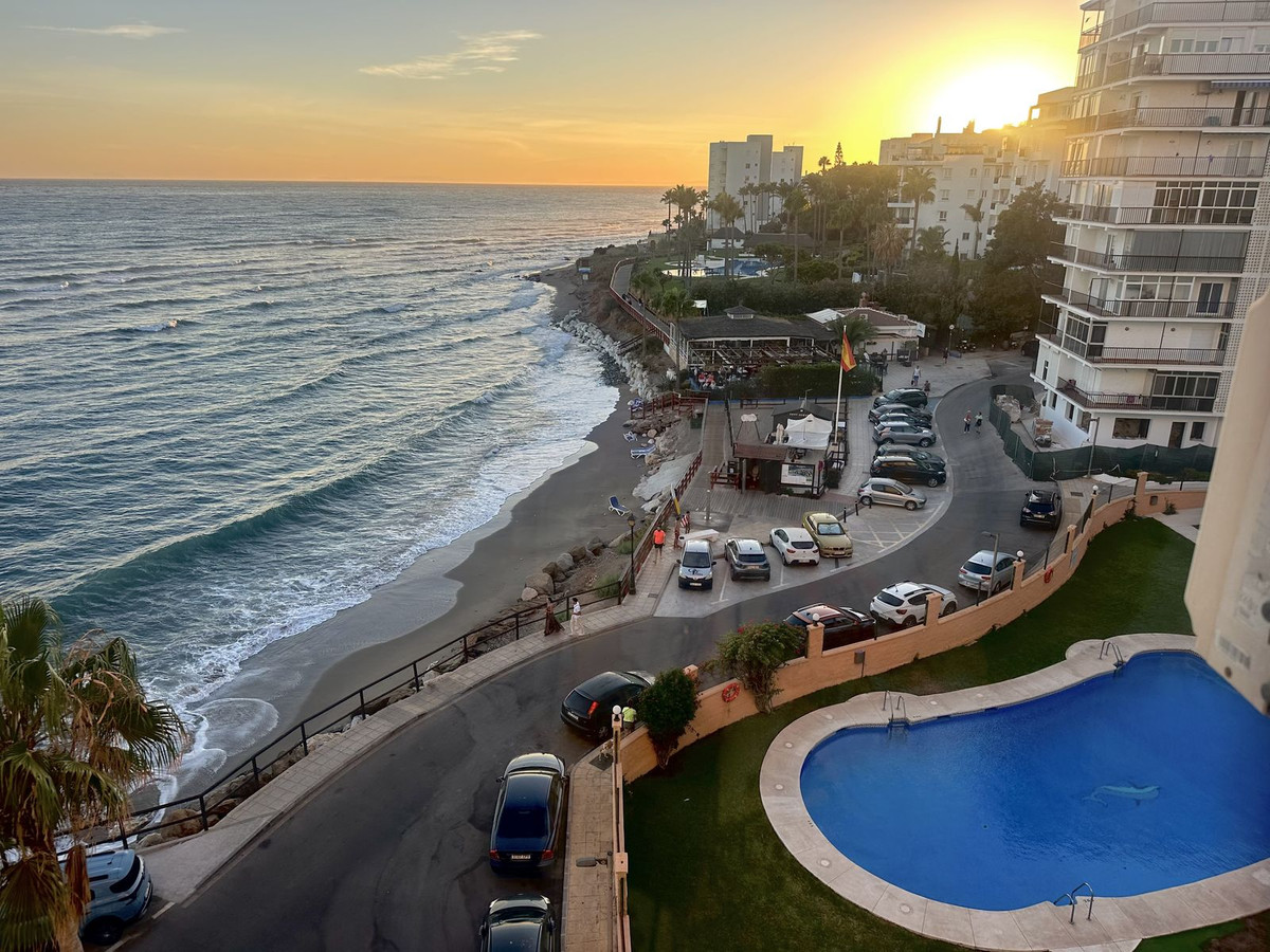 73583ce0b2ae0645da1034d58b9703bb - 50