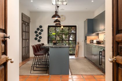 73a74ac9449fe7c13a0588ab165c6548 - 18