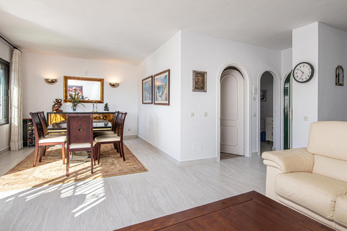 740a52ba5d13c2c383592034848662d3 - 12