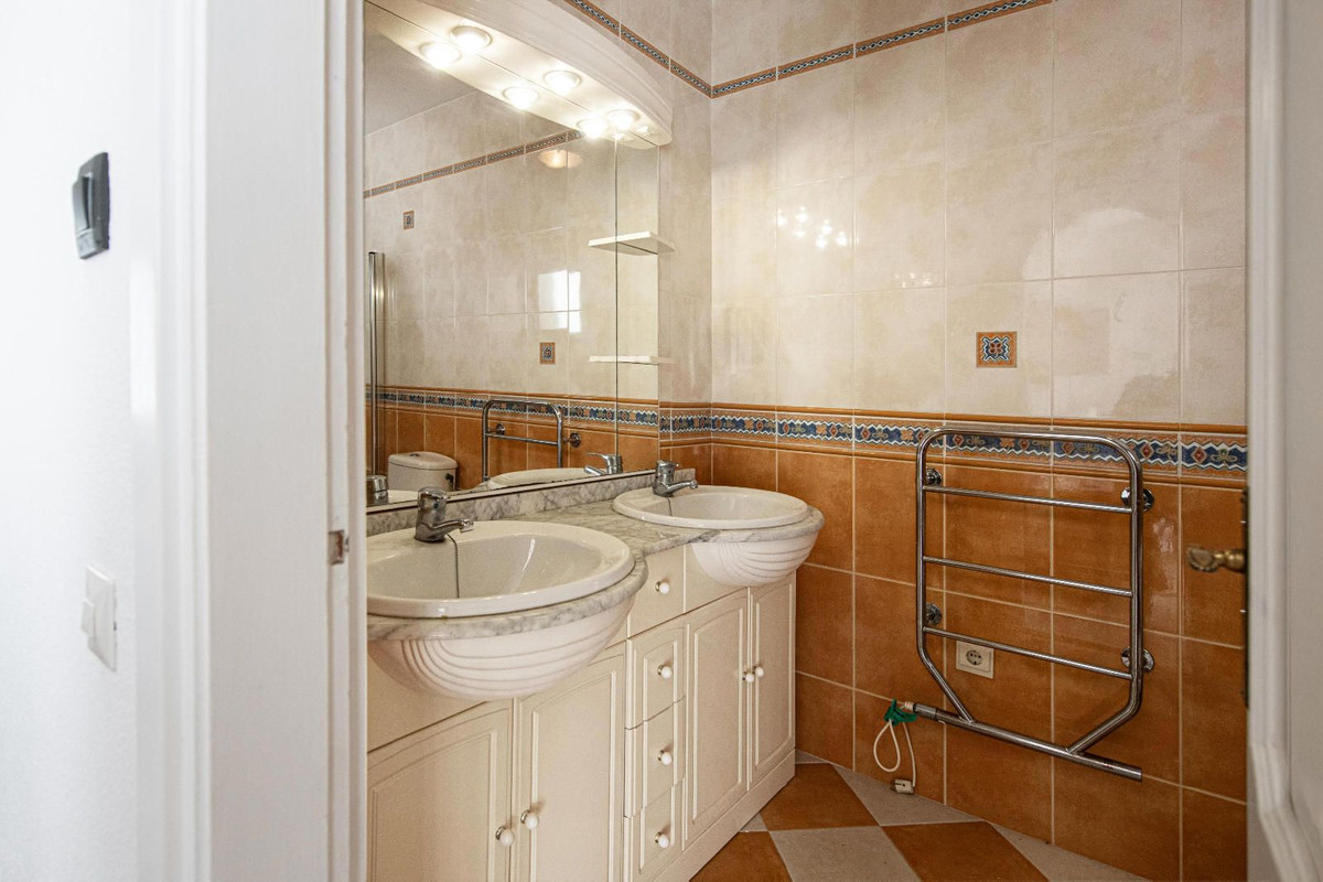 740a52ba5d13c2c383592034848662d3 - 21