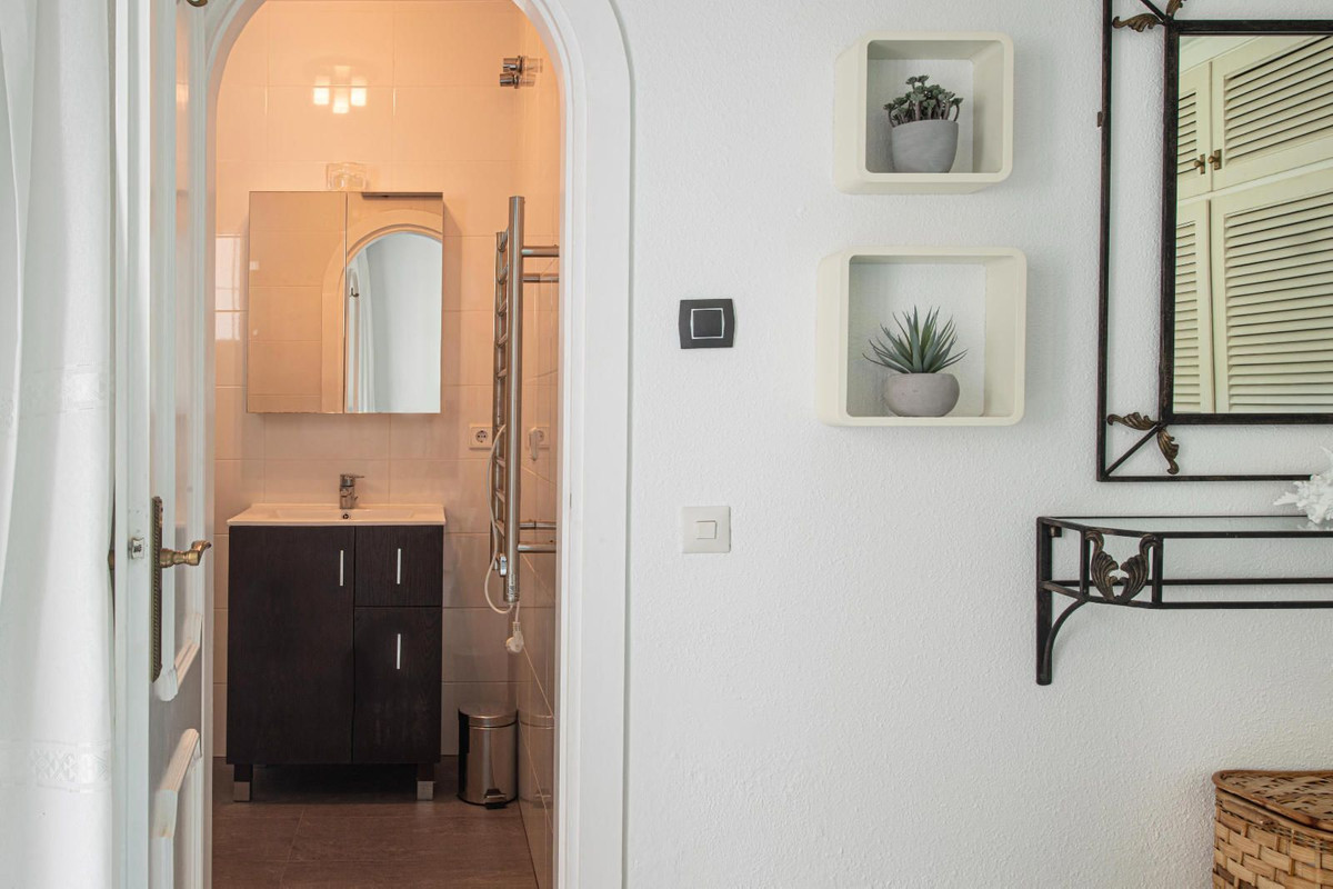 740a52ba5d13c2c383592034848662d3 - 26