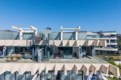 748f7f49a8f40320376515d95988fca0 - 10