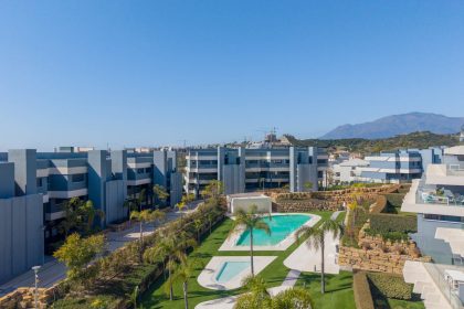 748f7f49a8f40320376515d95988fca0 - 13