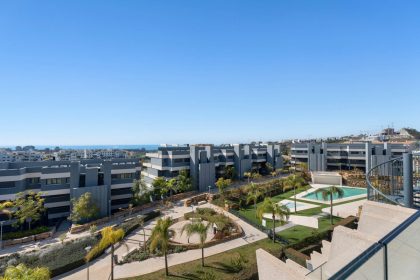 748f7f49a8f40320376515d95988fca0 - 22