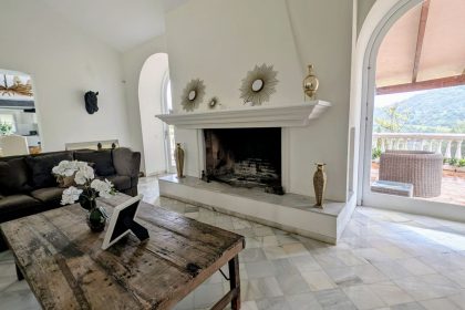 75b441769d96c92ac51fa0e0cc751443 - 12