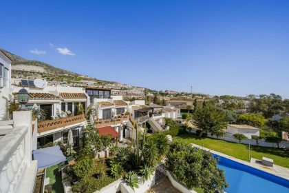 7615f5c231e32fe99e0521becd62f928 - 1