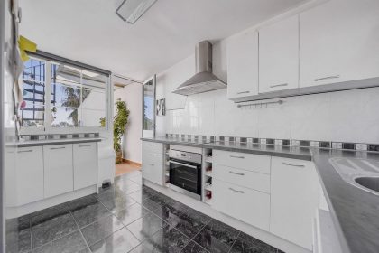 7615f5c231e32fe99e0521becd62f928 - 10