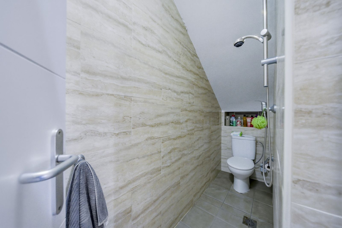 7615f5c231e32fe99e0521becd62f928 - 21