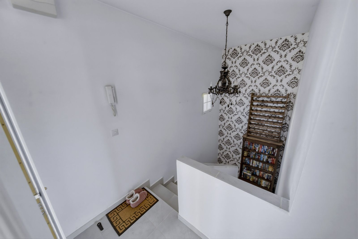 7615f5c231e32fe99e0521becd62f928 - 22