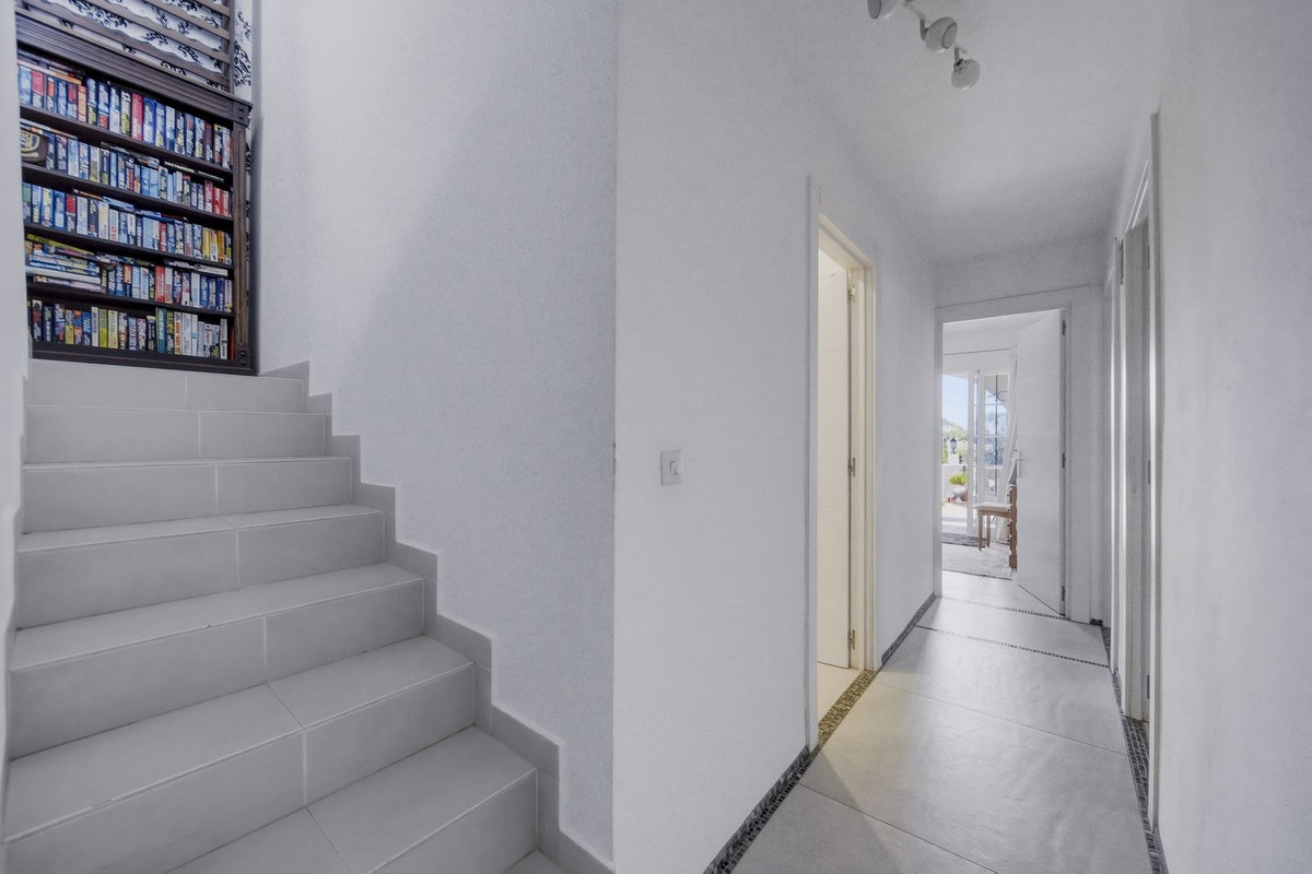 7615f5c231e32fe99e0521becd62f928 - 23