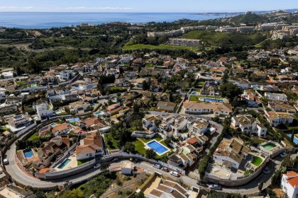 7615f5c231e32fe99e0521becd62f928 - 28