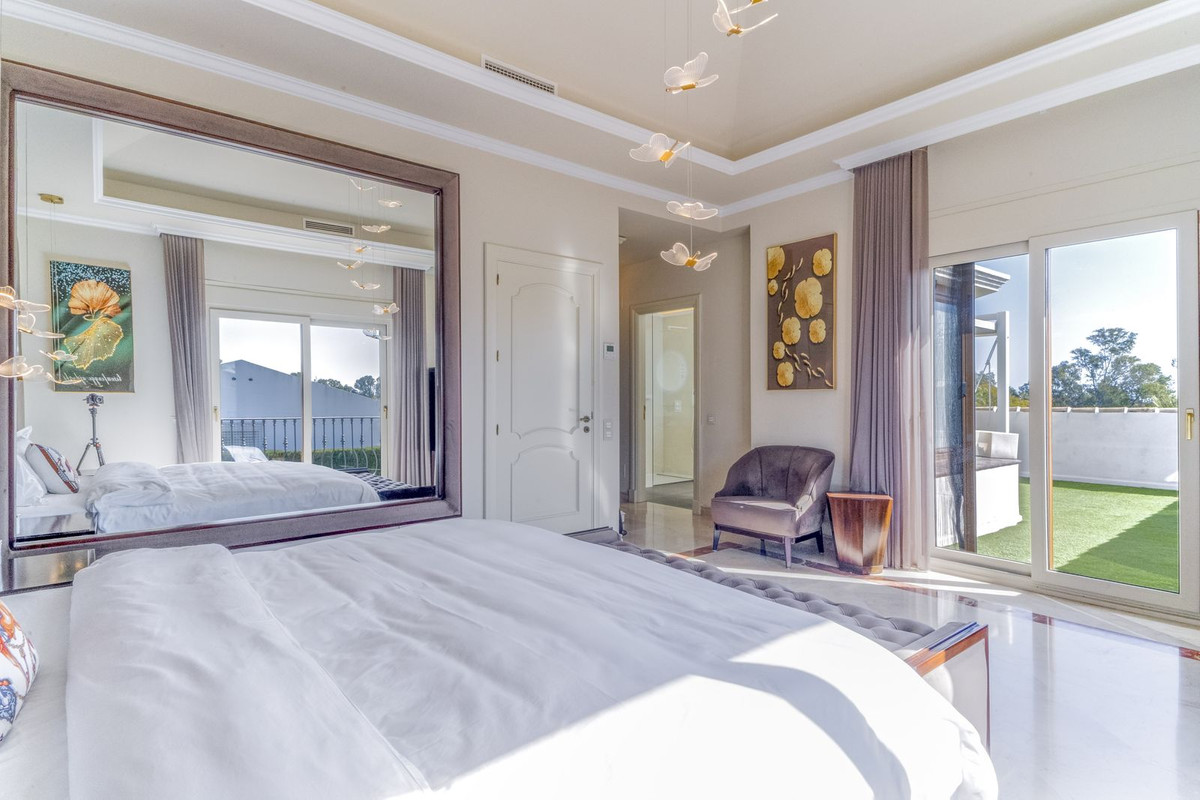 76762b8ecb43e6ebd3be9c5df784ceea - 12