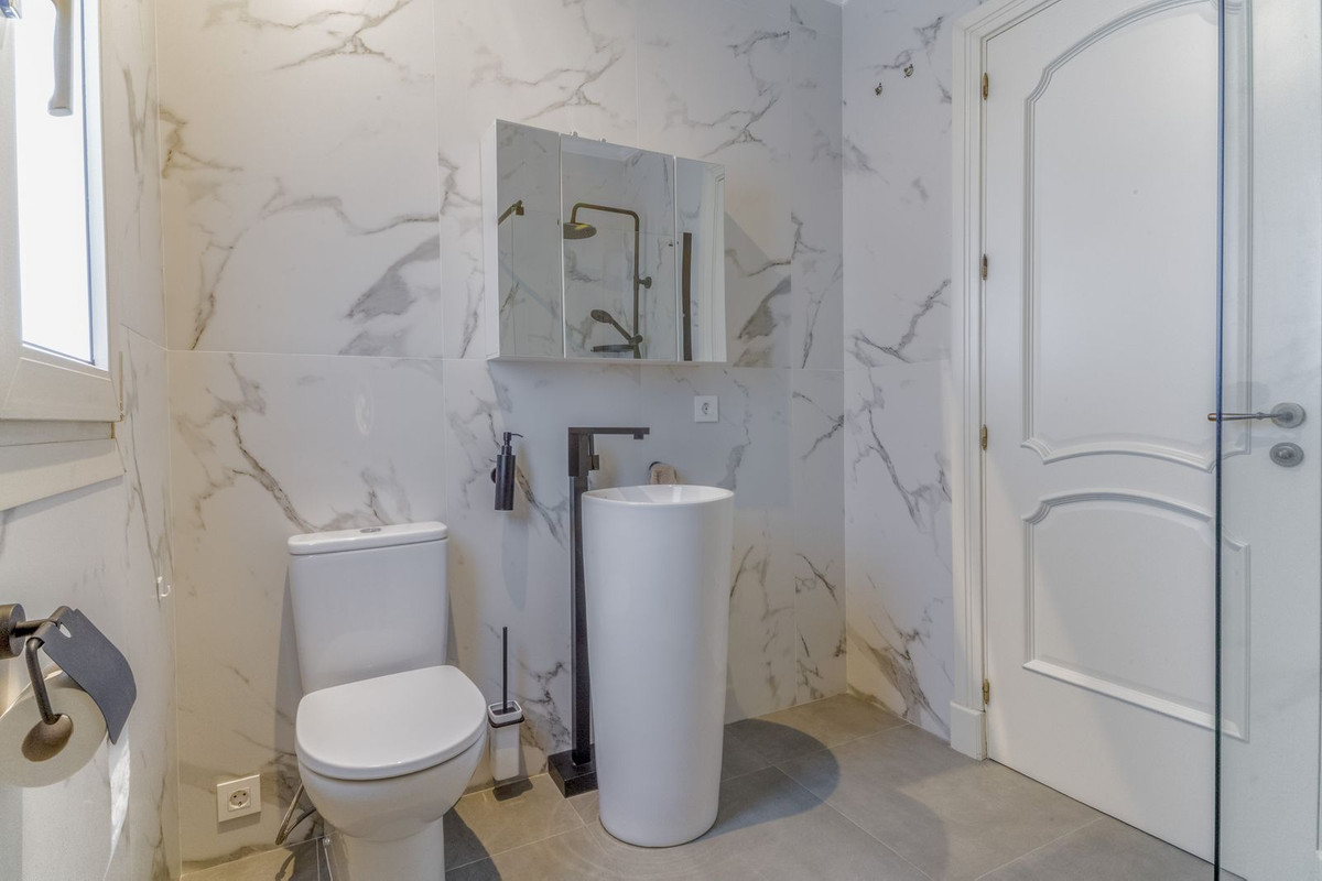 76762b8ecb43e6ebd3be9c5df784ceea - 20