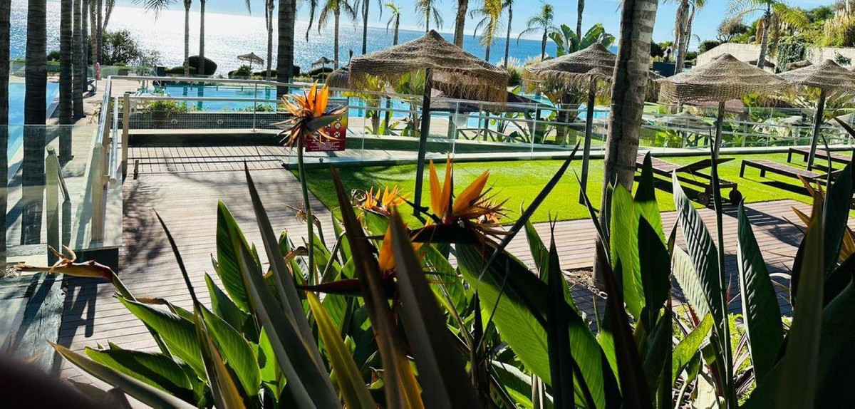 76c1982de05465d1a4809c35716c0d0c - 13