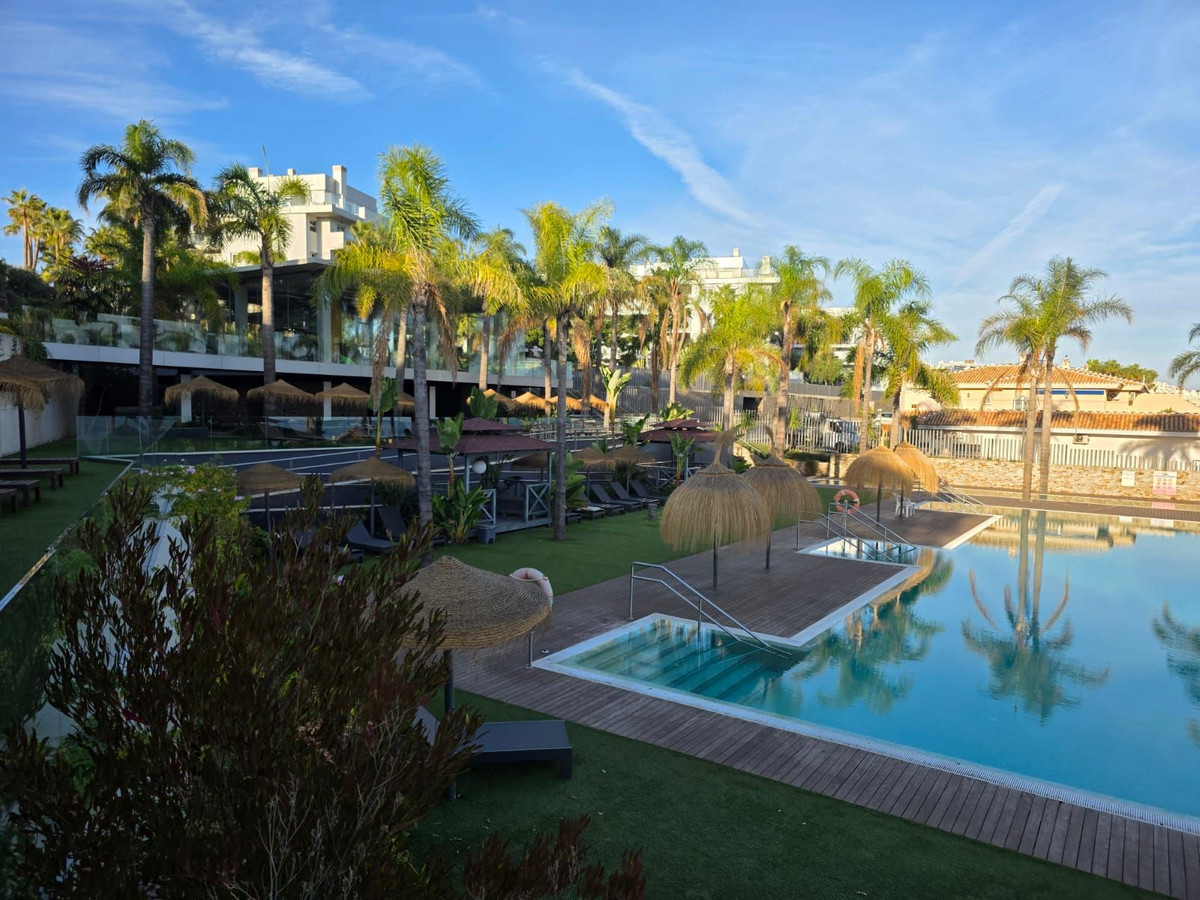 76c1982de05465d1a4809c35716c0d0c - 17