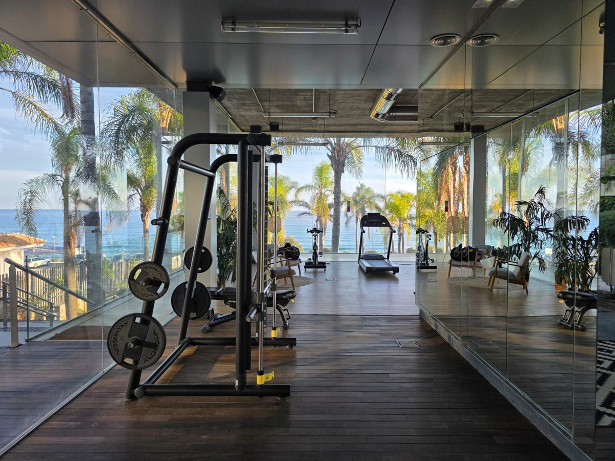 76c1982de05465d1a4809c35716c0d0c - 19