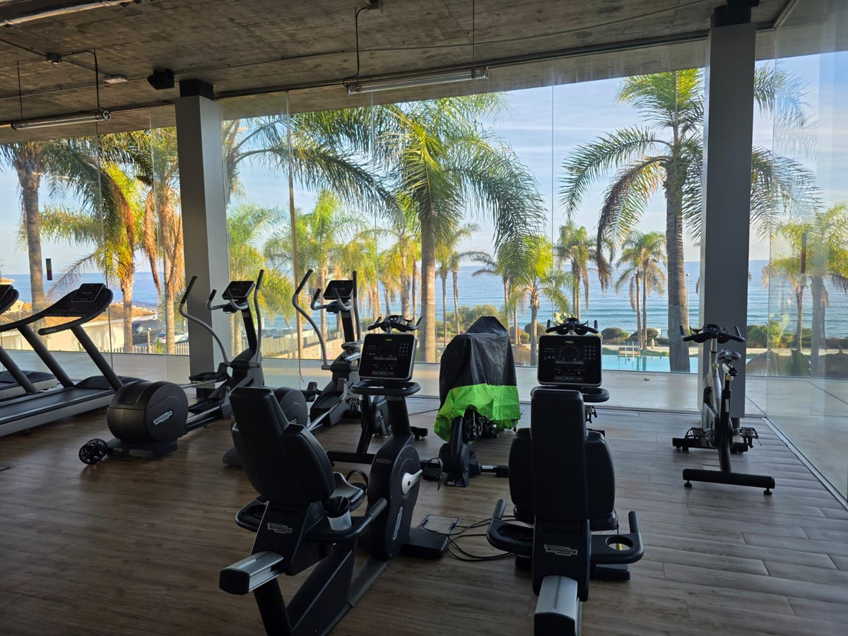 76c1982de05465d1a4809c35716c0d0c - 20