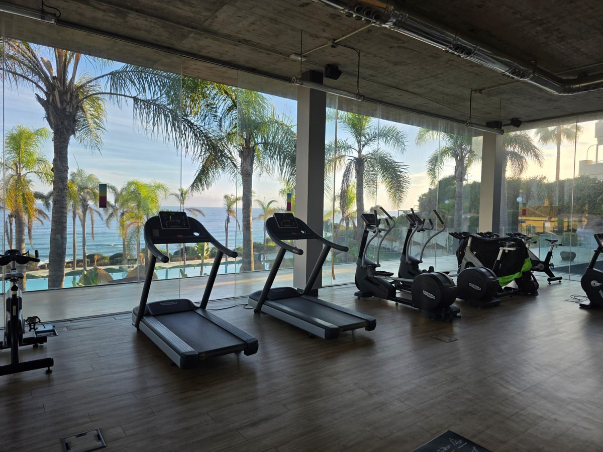 76c1982de05465d1a4809c35716c0d0c - 21