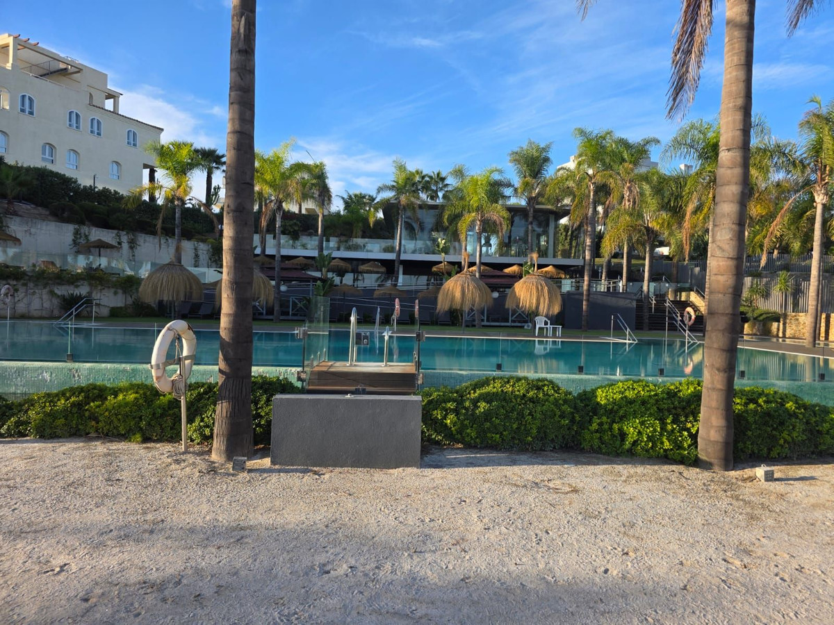 76c1982de05465d1a4809c35716c0d0c - 22