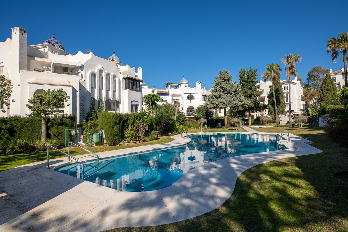 76da066d166ef4586c0f306acaa243dd - 18