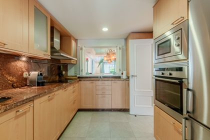 7736f0fae59a04367e8c9d66e33e815a - 4