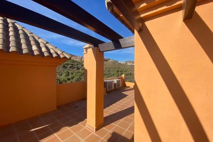 776698f4bf5ca9eee39862458a2d7ab0 - 10