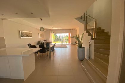 776698f4bf5ca9eee39862458a2d7ab0 - 12