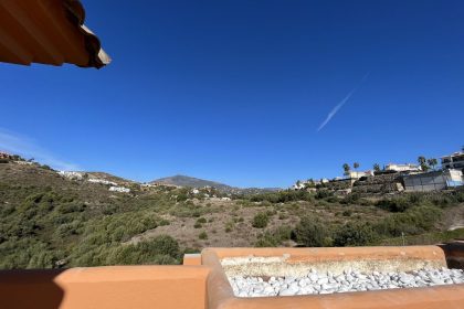 776698f4bf5ca9eee39862458a2d7ab0 - 7