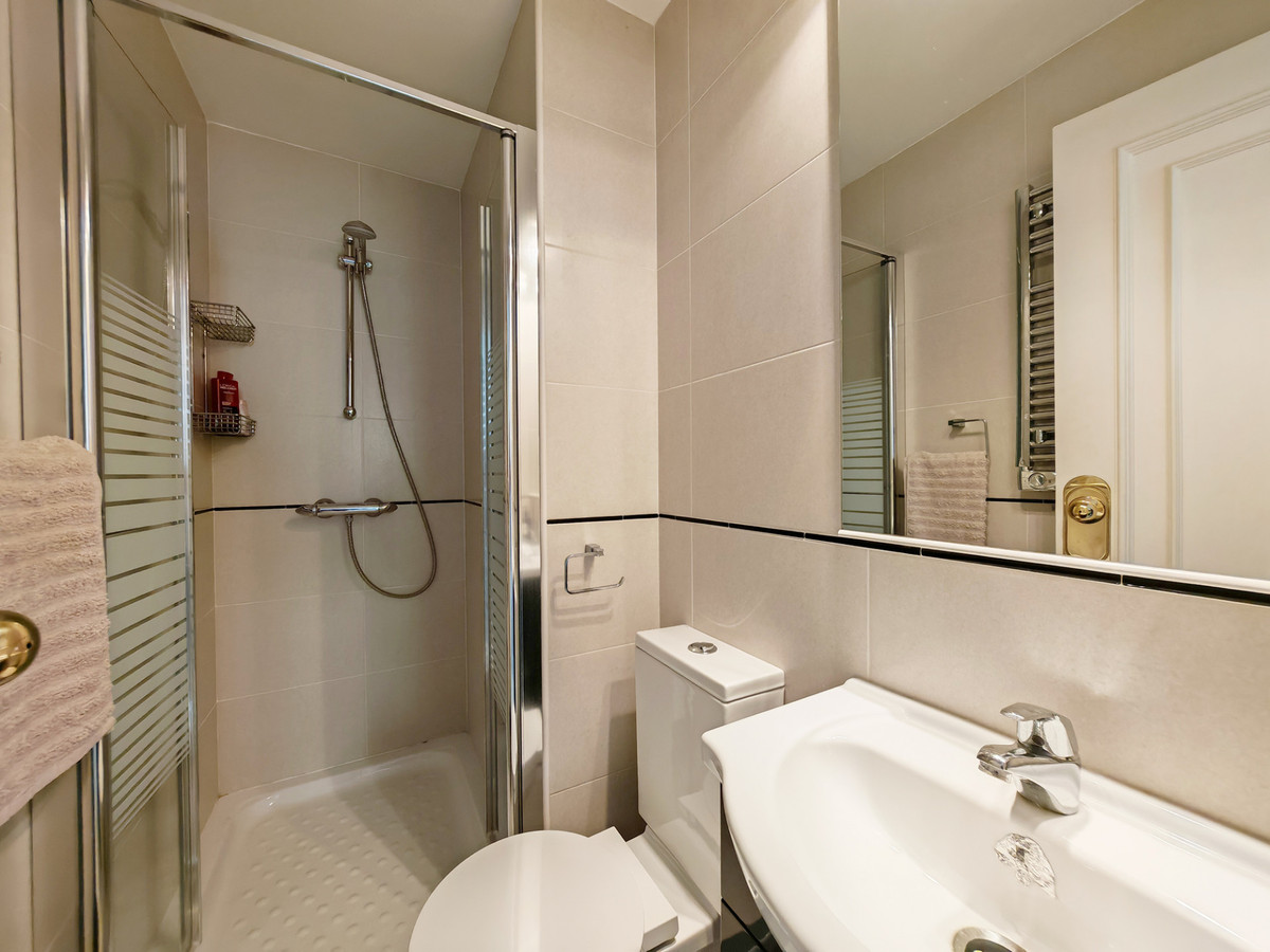 7929ecd8d6e44b1d66a7f6a2094954c5 - 11