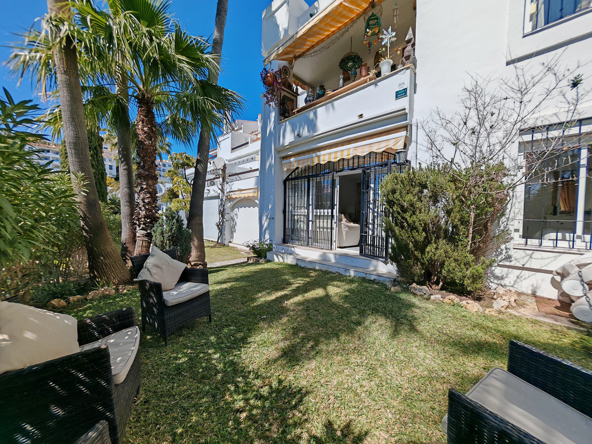 7929ecd8d6e44b1d66a7f6a2094954c5 - 12