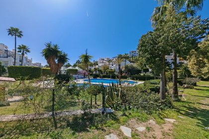 7929ecd8d6e44b1d66a7f6a2094954c5 - 14