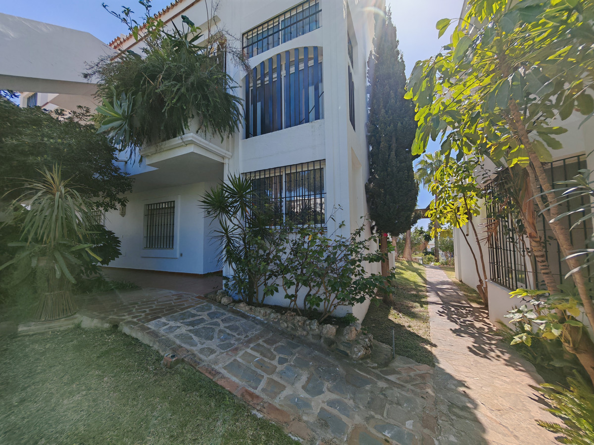 7929ecd8d6e44b1d66a7f6a2094954c5 - 15