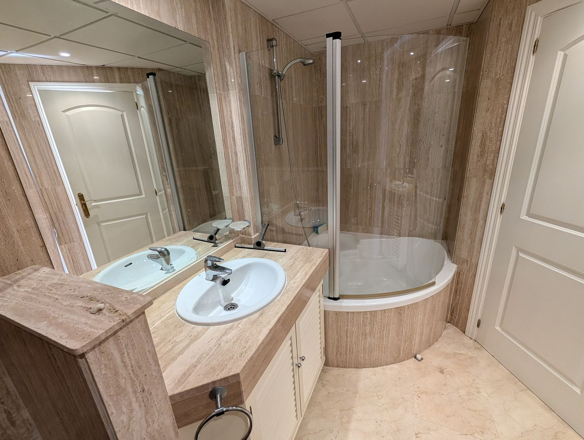 797d79c7e9ec5a393631160c50b3b5e0 - 18