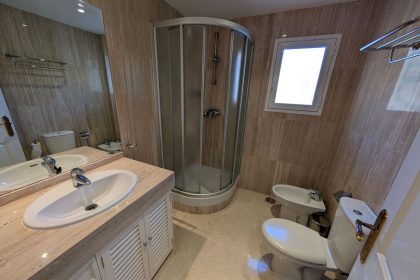 797d79c7e9ec5a393631160c50b3b5e0 - 23