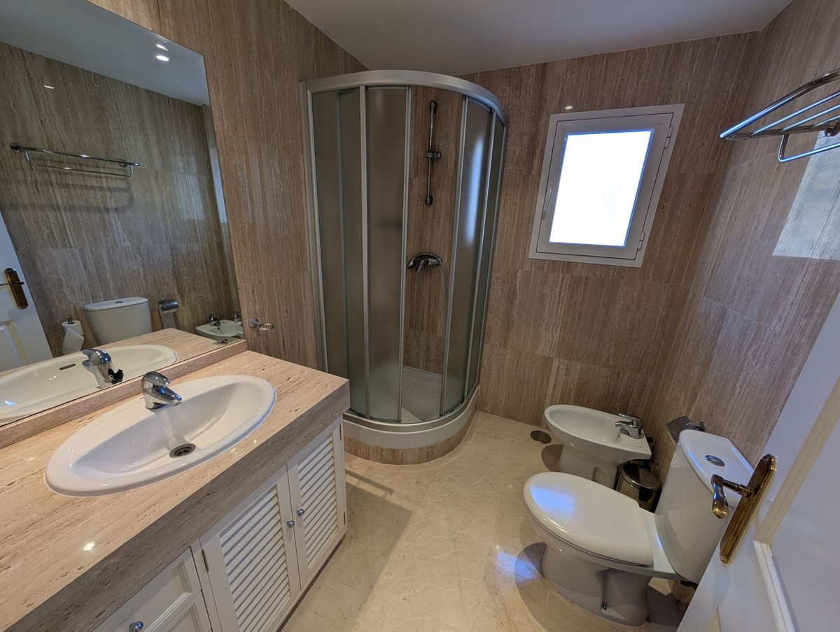 797d79c7e9ec5a393631160c50b3b5e0 - 23