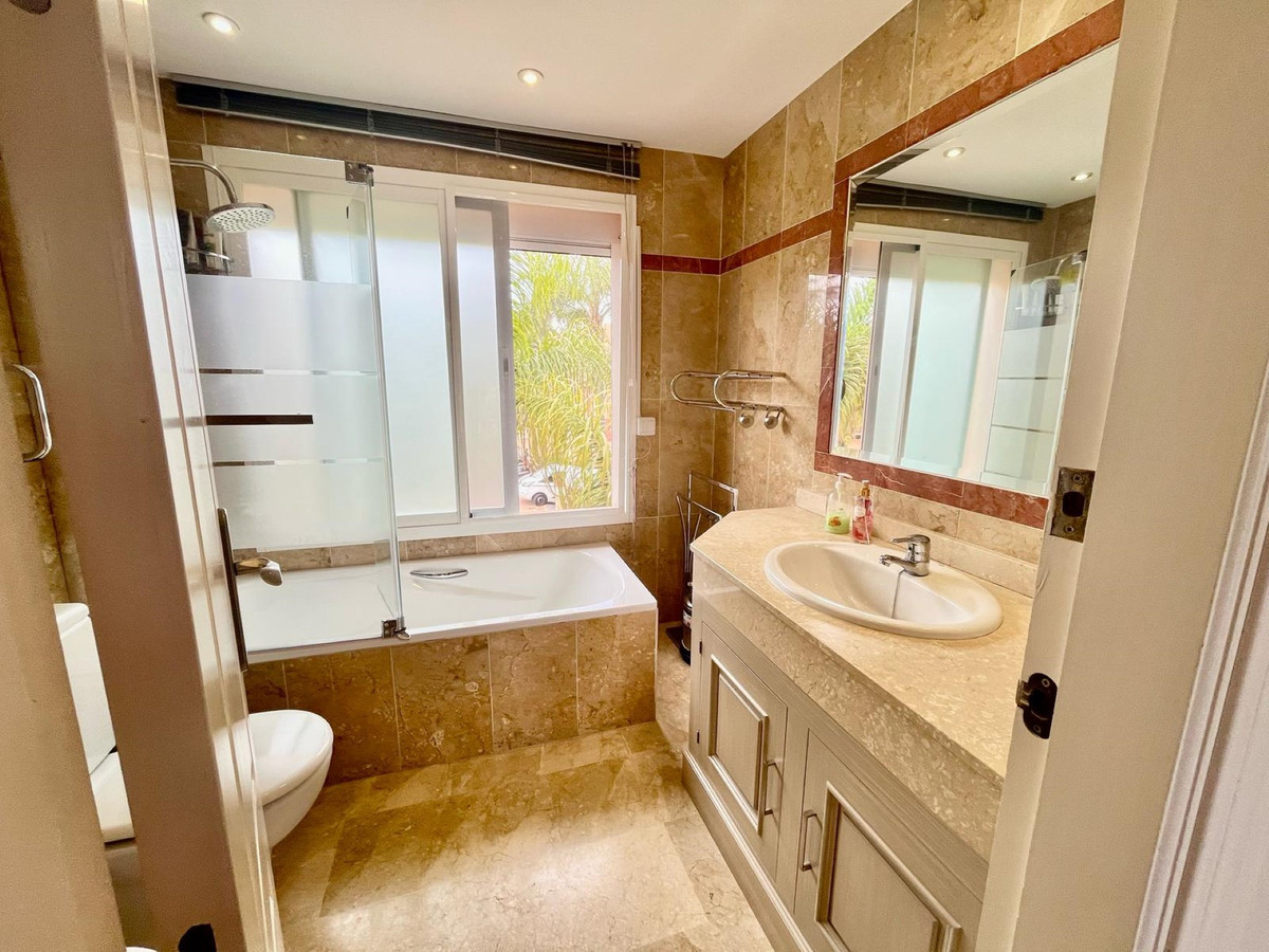 79a1fcb9d8ca52600716fae9bf367381 - 11