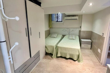 79a1fcb9d8ca52600716fae9bf367381 - 22