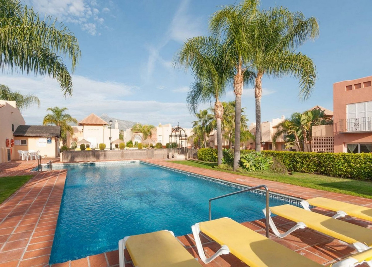 79a1fcb9d8ca52600716fae9bf367381 - 35