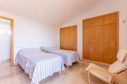 79bdecf024604ca5e20bec237deac1a9 - 14