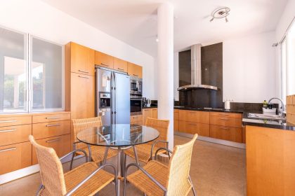 79bdecf024604ca5e20bec237deac1a9 - 24