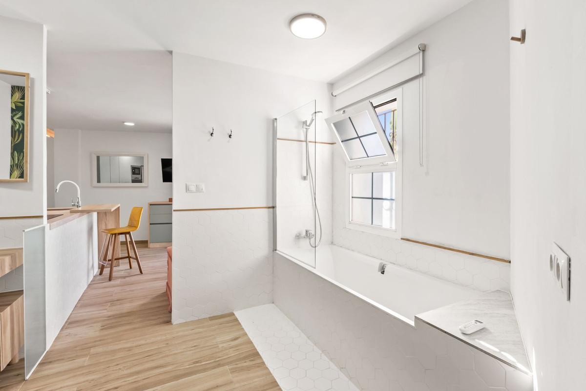 7b0c3be29a92e8cf2b303038c17a5a2d - 16