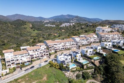 7b75aa392e1c406454980a74602d2d9a - 25