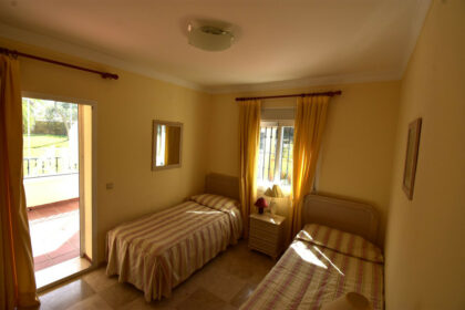 7bafd0ccb61c8a48d51c656880e70926 - 11