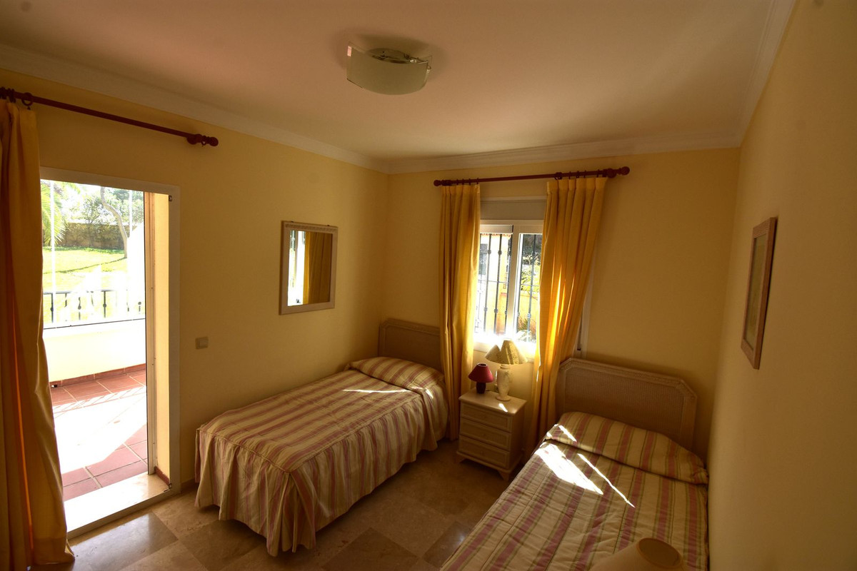 7bafd0ccb61c8a48d51c656880e70926 - 11