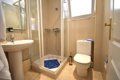 7bafd0ccb61c8a48d51c656880e70926 - 12