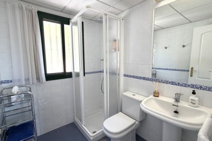 7bdd062efc0777f14295f7af75bcce2b - 12