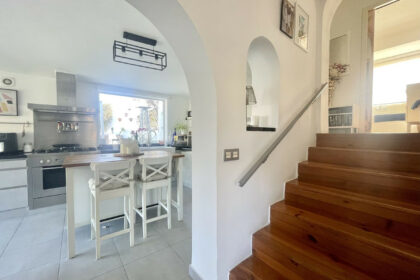 7fcabd6282afc1d024535a90ddca5d03 - 12