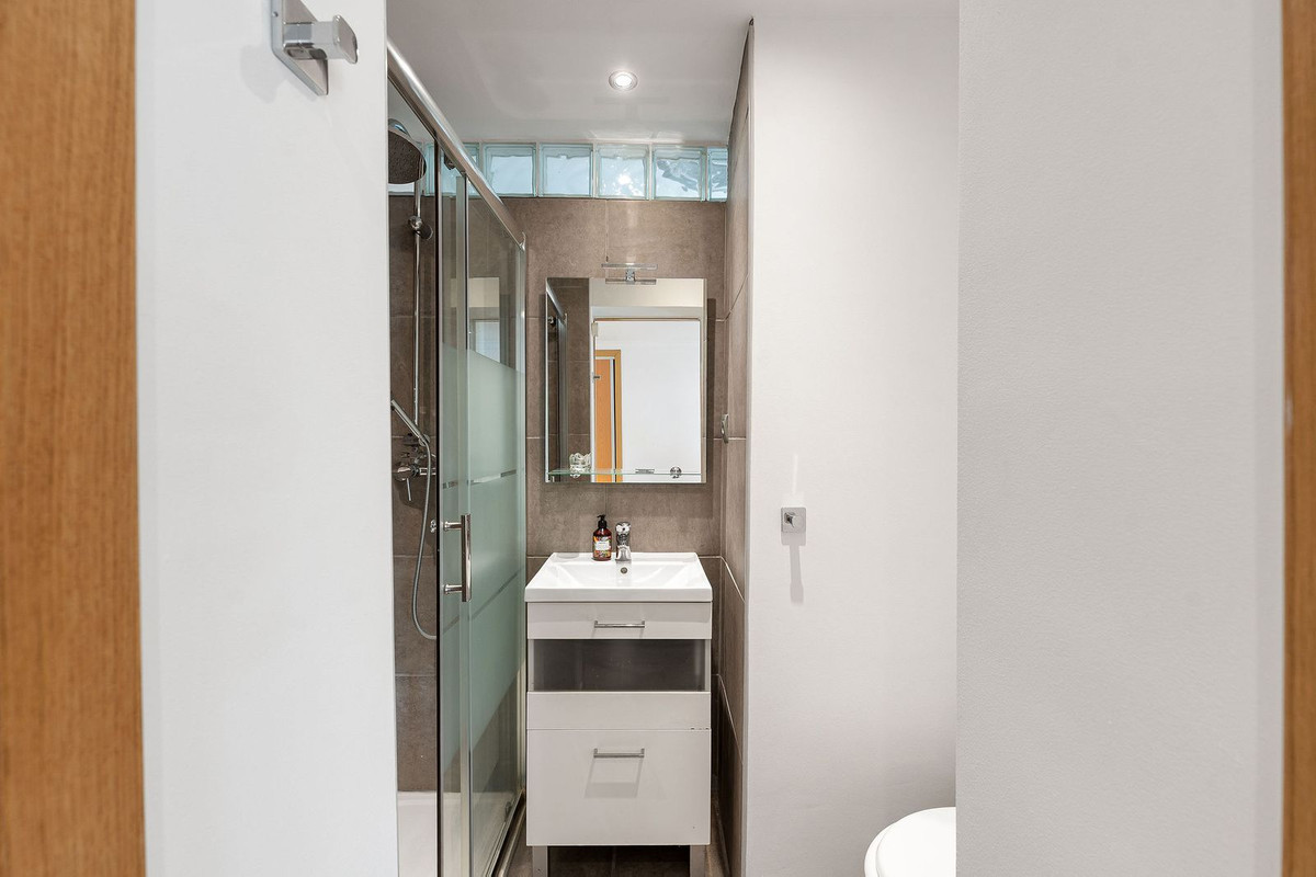 8024b554951e231c5f3ec4bc41ce0735 - 22