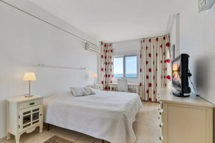 809531c121d248c592e825f47aa17388 - 13